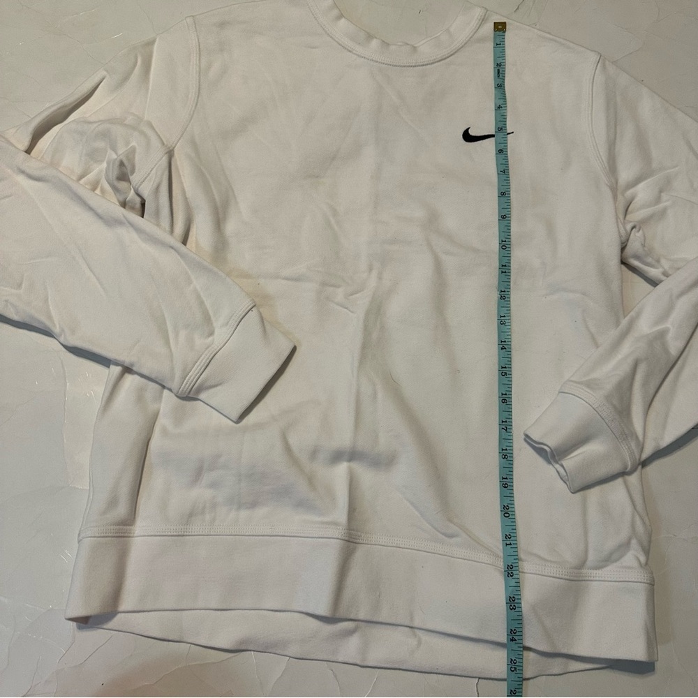 White Nike Women’s Sweater Crew Neck Large Casual Preppy Athletic - Picture 3 of 6
